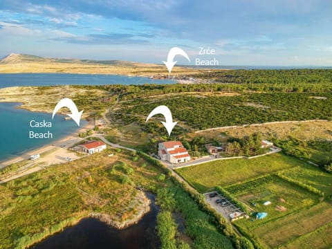 Property building, Facade/entrance, Neighbourhood, Natural landscape, Bird's eye view, View (from property/room), Other, Decorative detail, Beach, Beach, Sea view, Street view