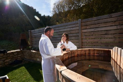 Day, Natural landscape, Garden, Massage, Spa and wellness centre/facilities, Spa and wellness centre/facilities, Mountain view, Pool view, Swimming pool, Swimming pool, Open Air Bath, flat iron
