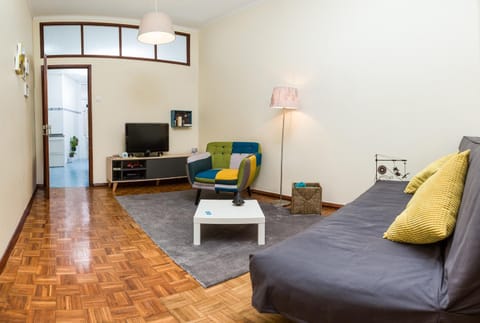Bed, Living room