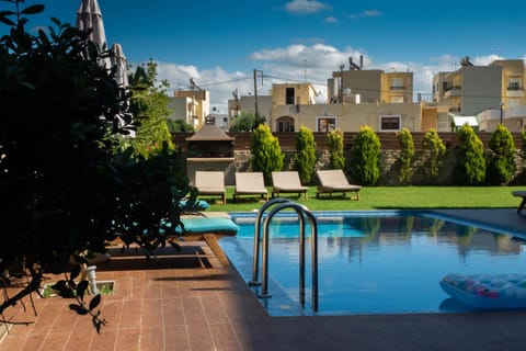 BBQ facilities, Swimming pool