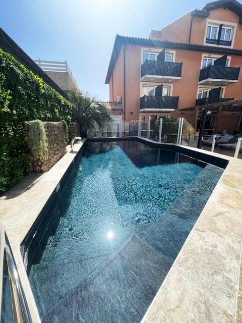 Property building, Swimming pool