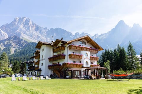 Property building, Garden, Mountain view