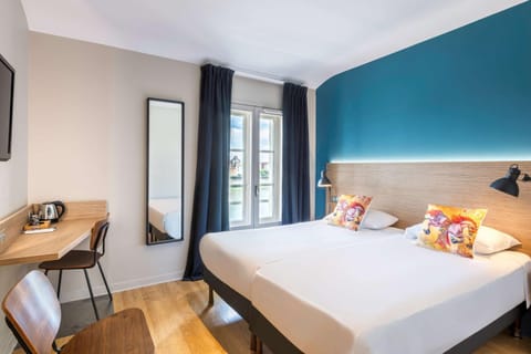 Photo of the whole room, On site