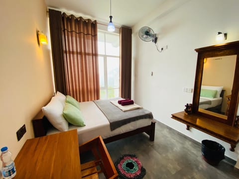 Bed, Photo of the whole room, Seating area