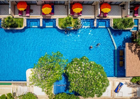 Property building, Swimming pool, Swimming pool