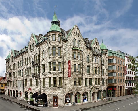 Facade/entrance, Street view