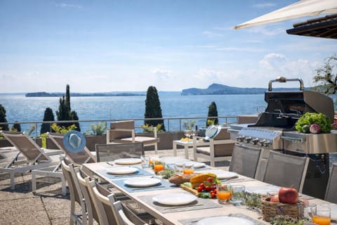 Balcony/Terrace, Lake view