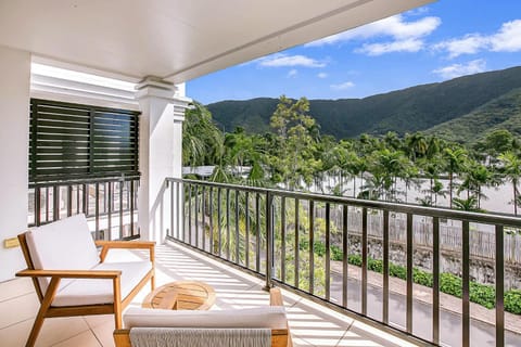 Balcony/Terrace, Mountain view
