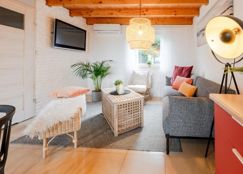 DOMKI LAURA sauna & gorąca balia Nature lodge in Pomeranian Voivodeship