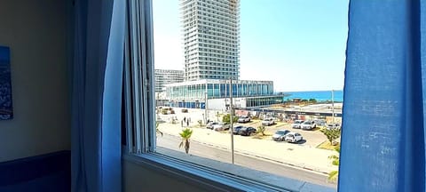 Day, City view, Sea view, Location