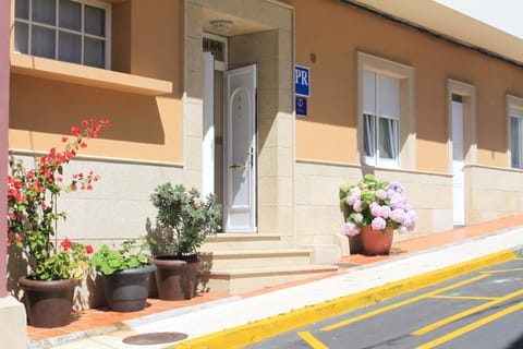 Facade/entrance