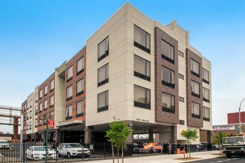 Property building, Facade/entrance