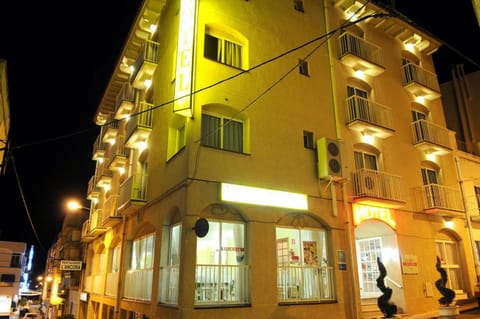Facade/entrance, Night