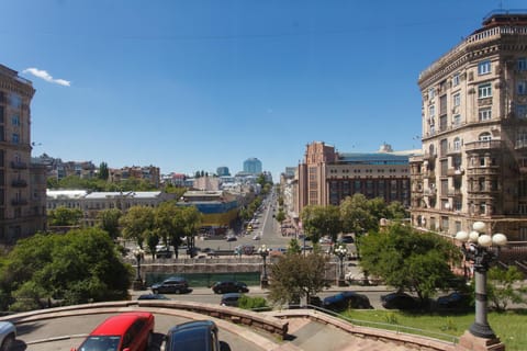 Nearby landmark, Neighbourhood