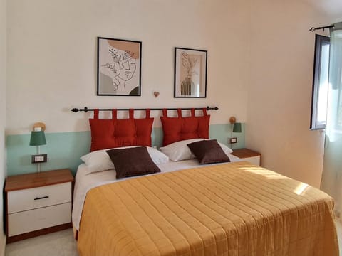 Bedroom, locker, locker, air conditioner