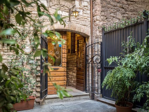 Property building, Facade/entrance