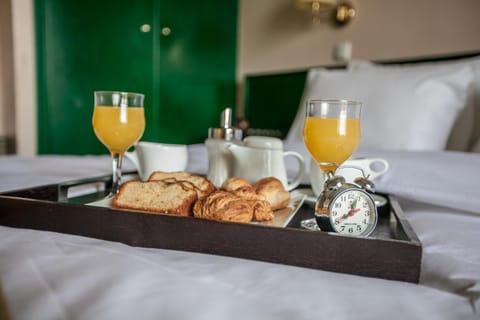 Other, Photo of the whole room, Decorative detail, Bedroom