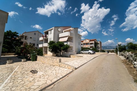 Property building, Neighbourhood, Street view