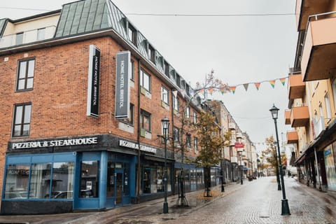 Property building, Neighbourhood, Street view