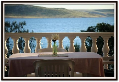 Garden view, Mountain view, Sea view