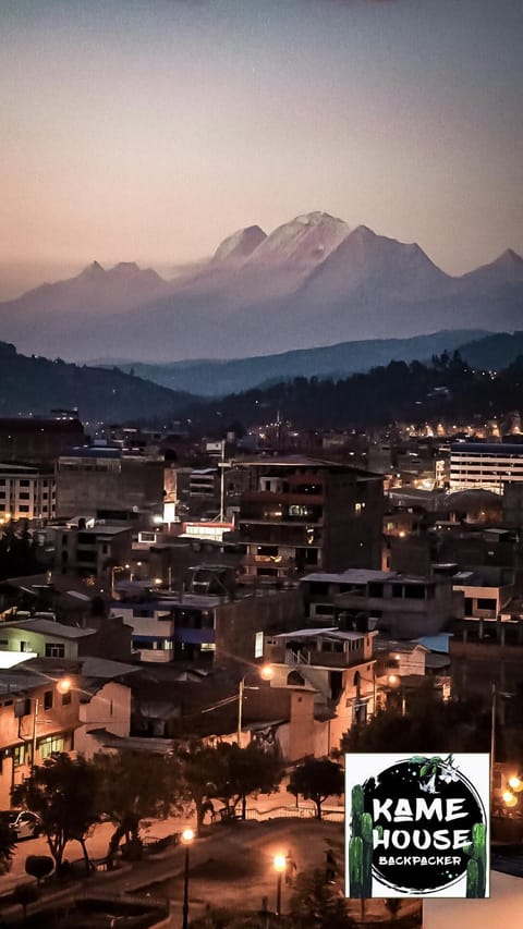 Balcony/Terrace, City view, Mountain view