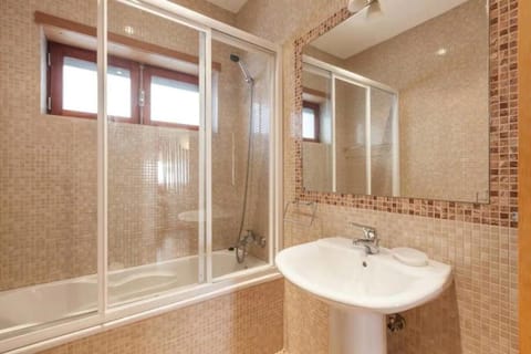 Casa do Mar em Moledo House in Viana do Castelo District, Portugal