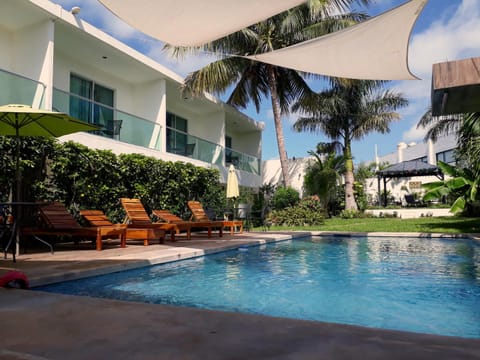 Property building, Swimming pool, Swimming pool