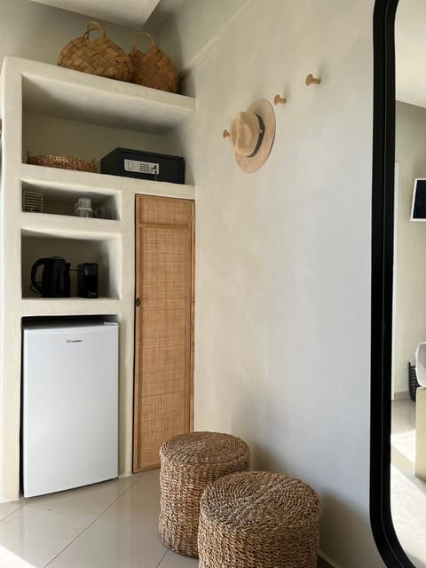 Coffee/tea facilities, wardrobe