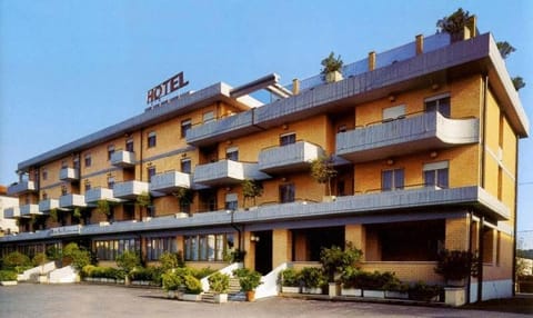 Restaurant/places to eat, Facade/entrance, Activities, View (from property/room), Lobby or reception, Lounge or bar, Food, Alcoholic drinks, Non alcoholic drinks, Certificate/Award