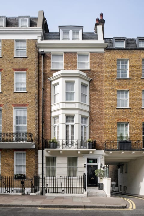 Property building, Facade/entrance