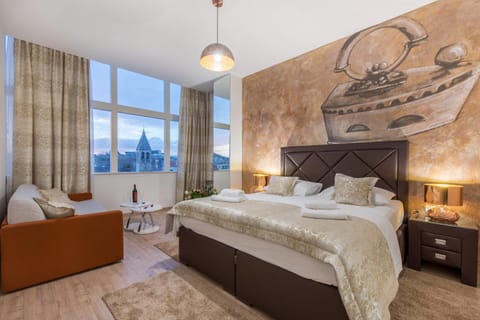 Summer, Photo of the whole room, On site, Sunset
