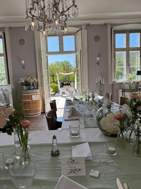 Restaurant/places to eat, Banquet/Function facilities, Food, wedding