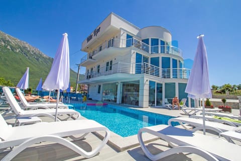 Property building, Restaurant/places to eat, Spring, Day, Natural landscape, Lounge or bar, Lake view, Mountain view, Mountain view, Pool view, Swimming pool, sunbed