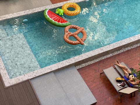 Swimming pool, Swimming pool