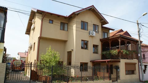 Property building, Facade/entrance, Street view