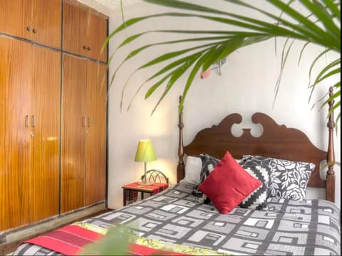 Bed, Decorative detail, Guests