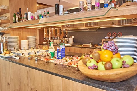 Restaurant/places to eat, Food close-up, Breakfast, Buffet breakfast