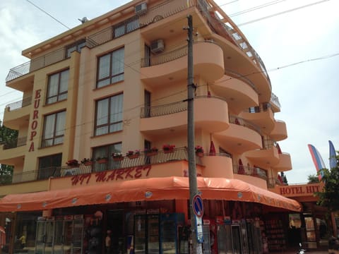 Property building, Day