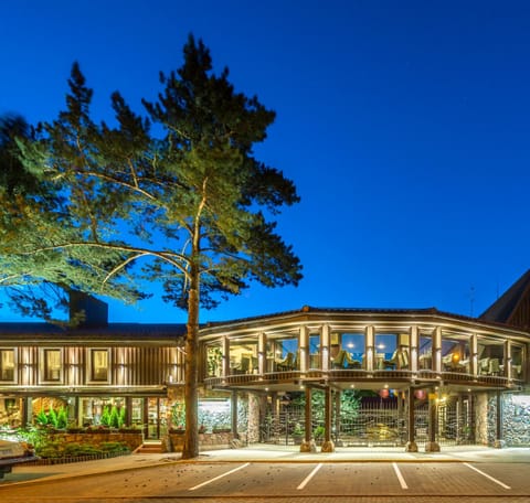 Property building, Patio, Restaurant/places to eat, Facade/entrance, Spring, Winter, Summer, Garden, Library, Balcony/Terrace, Lobby or reception, Lounge or bar, Banquet/Function facilities, Beach, Autumn, On site, Pets, Swimming pool, Breakfast, Buffet breakfast, Lunch, Dinner, Alcoholic drinks, Non alcoholic drinks, Sunset, Family