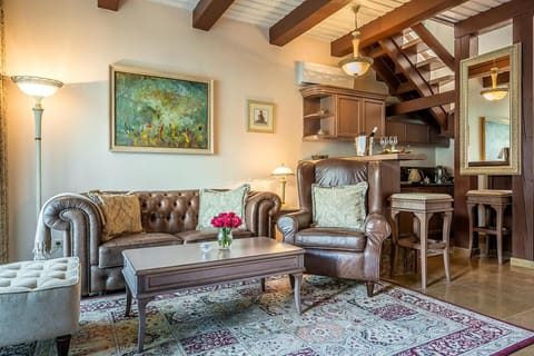 Spring, Winter, Summer, Kitchen or kitchenette, Lounge or bar, Autumn