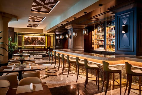 Lounge or bar, Lounge or bar