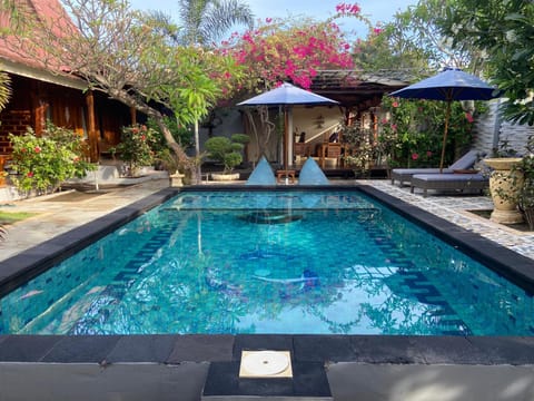 Property building, Day, Garden view, Pool view, Swimming pool, sunbed