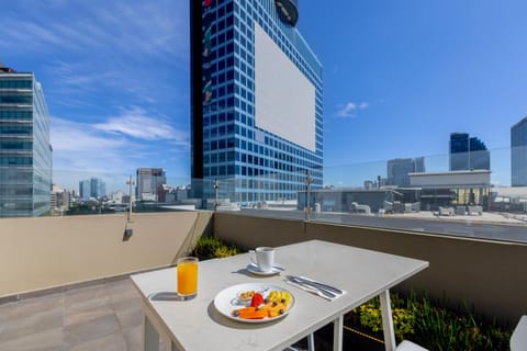 Day, View (from property/room), Balcony/Terrace, Food and drinks, Food, City view, Breakfast, Continental breakfast, Drinks