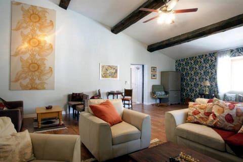 Communal lounge/ TV room