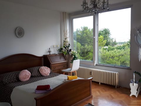 Photo of the whole room, Garden view, Sea view