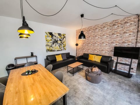 Living room, Seating area, Dining area