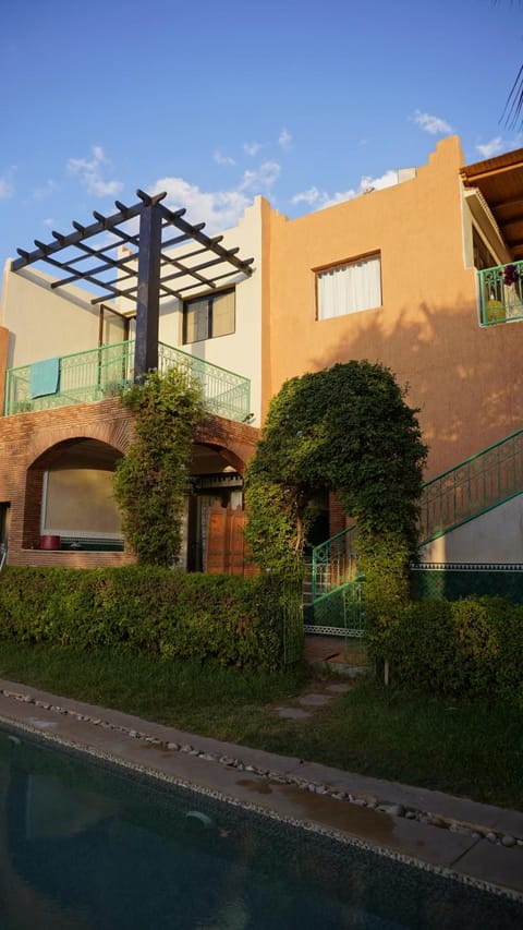 Property building, Garden view, Pool view, Swimming pool