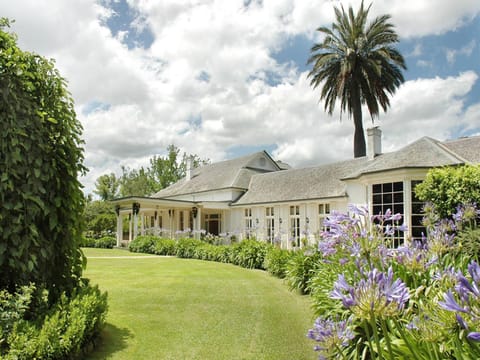 Property building, Facade/entrance, Garden