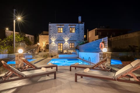 Property building, Swimming pool