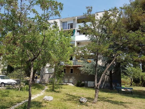 Property building, Facade/entrance, Garden